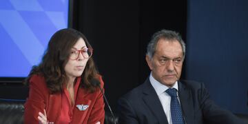 Silvina Batakis y Daniel Scioli. El equipo económico espera que las importaciones frenen en septiembre.