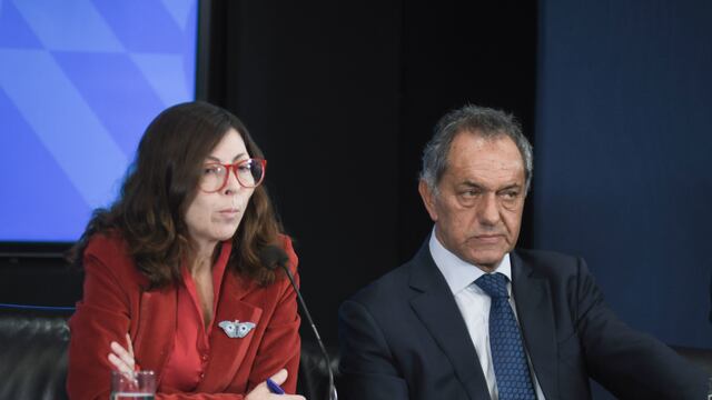 Silvina Batakis y Daniel Scioli. El equipo económico espera que las importaciones frenen en septiembre.