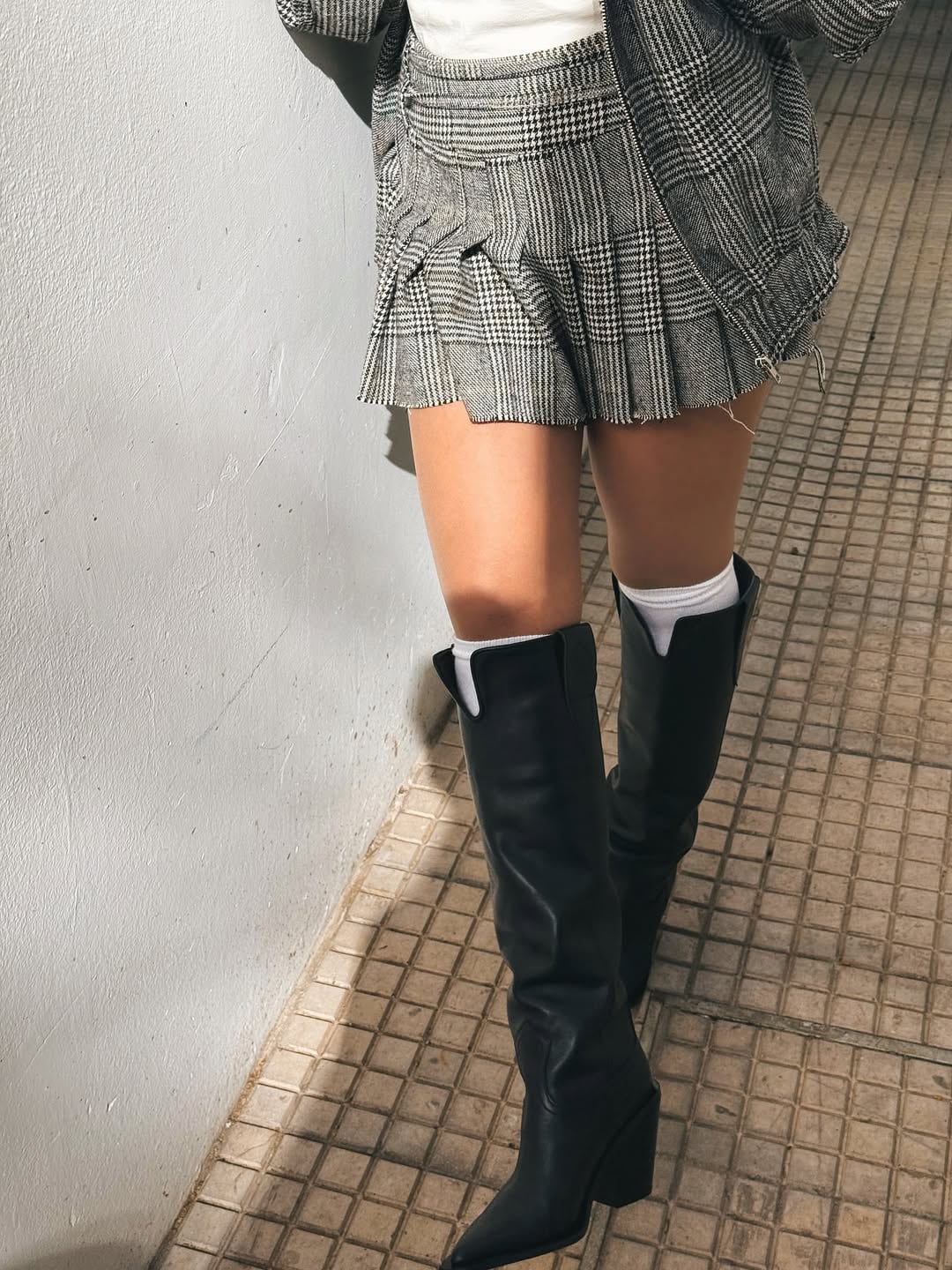 Minifalda y transparencias: Celeste Cid subió la temperatura en Instagram con un look universitario muy sensual