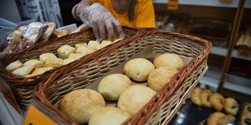 Ya rige el aumento en las panaderías cordobesas. (La Voz / Pedro Castillo)