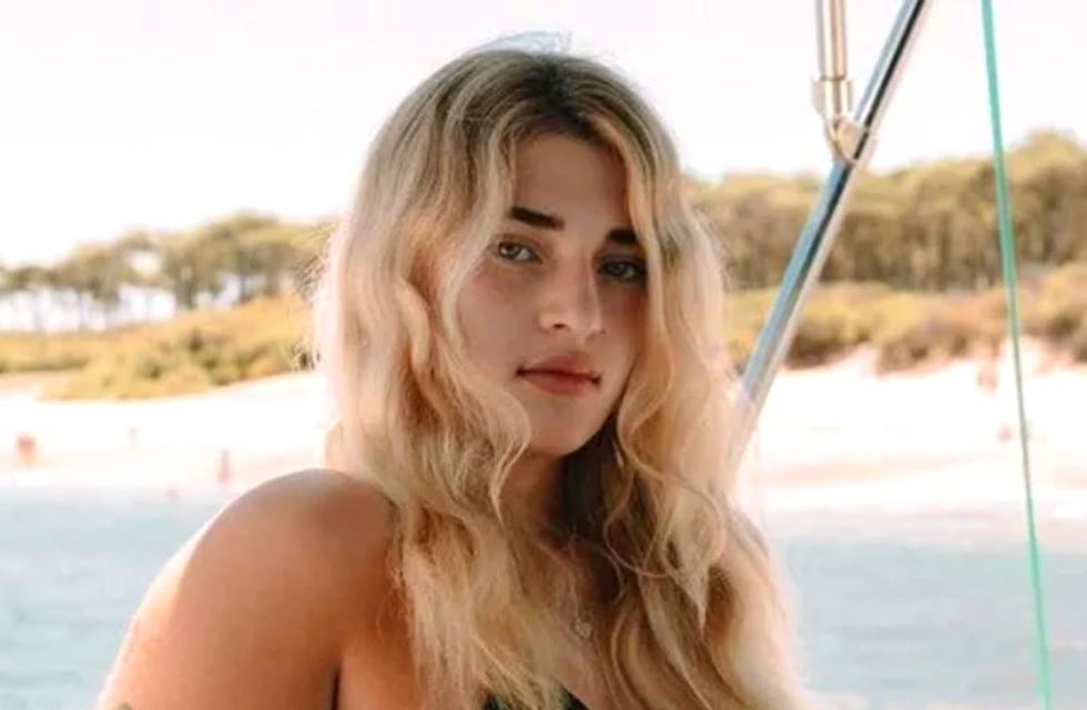 Marta Fort, Camila Homs y Cinthia Fernández demuestran que las mallas enterizas nunca pasan de moda