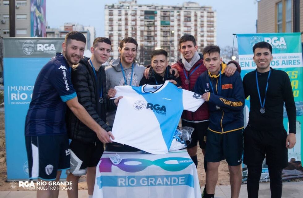 “Héroes de Malvinas”: Jóvenes representando a Río Grande participaron en Buenos Aires