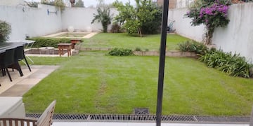Así había quedado el jardín de la casa con las mejoras que le habían hecho los inquilinos.