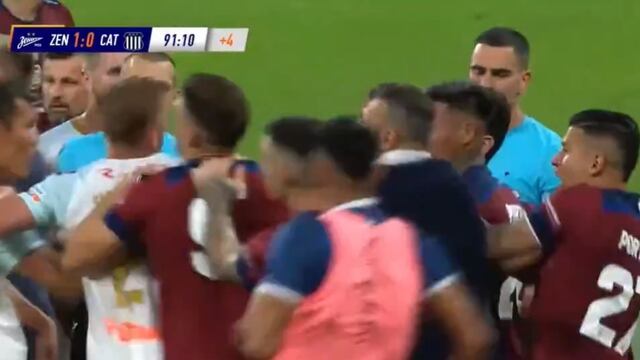Fue un acalorado amistoso en Rusia, que finalizó con quejas y empujones.
