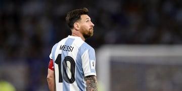 Lionel Messi, a sus 37 años, sostiene su vigencia y liderazgo en la selección argentina. (AP / Archivo)