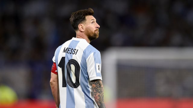 Lionel Messi, a sus 37 años, sostiene su vigencia y liderazgo en la selección argentina. (AP / Archivo)