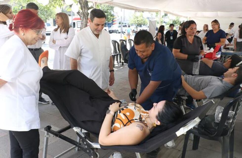Medina Ruiz participó de la Colecta de Sangre en Plaza Independencia