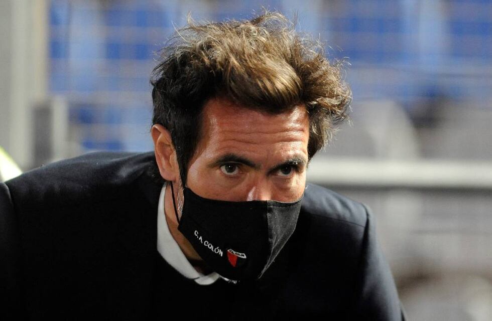 Eduardo Domínguez dijo que Colón llegó a la punta por “insistir” en su juego