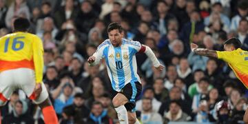 Lionel Messi, en el partido de Argentina ante Colombia por las eliminatorias sudamericanas. (AP)
