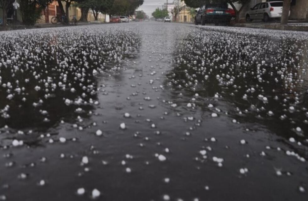 Urgente: fuerte tormenta de granizo castigó diferentes zonas de cultivo en Tunuyán