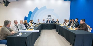 Benedetti junto referentes religiosos en el Día de las Iglesias Evangélicas y Protestantes