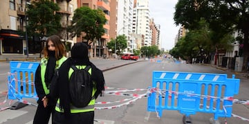 Rige un corte de tránsito en pleno Centro de Córdoba. (José Gabriel Hernández / La Voz)