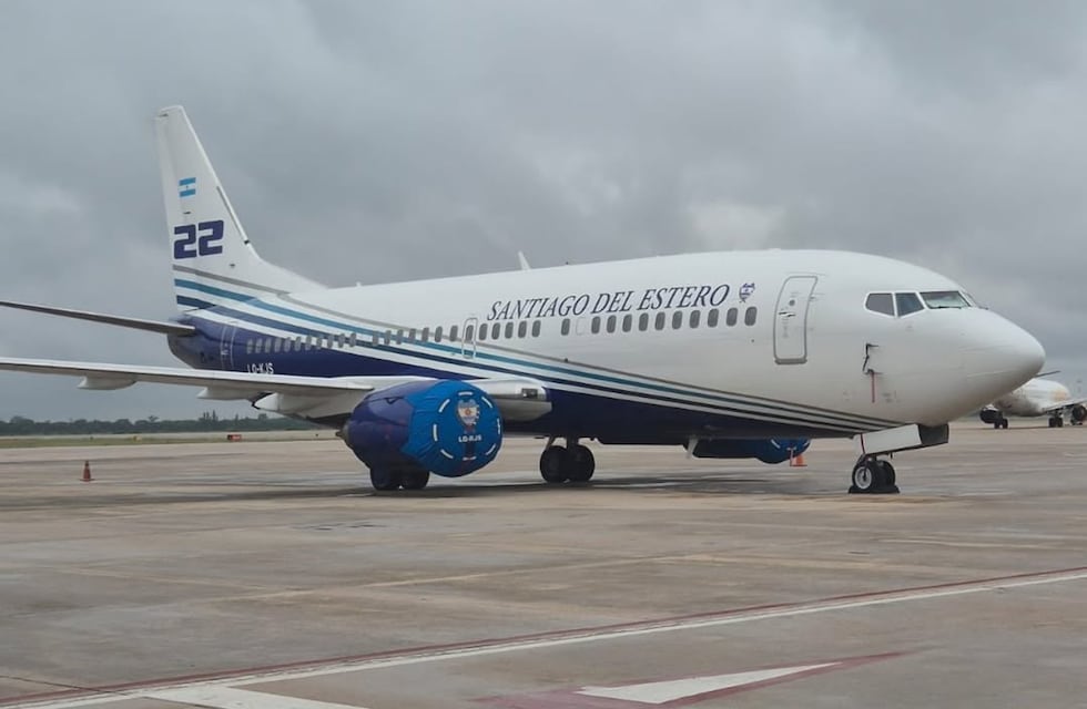 Un avión sobrevoló Córdoba a muy baja altura: el sorprendente video y la explicación