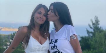 La rosarina mantiene una relación muy cercana con la pareja de Cesc Fábregas.