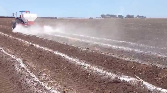 Uso de Yeso y Magnesio para cambiar el ácido de los suelos