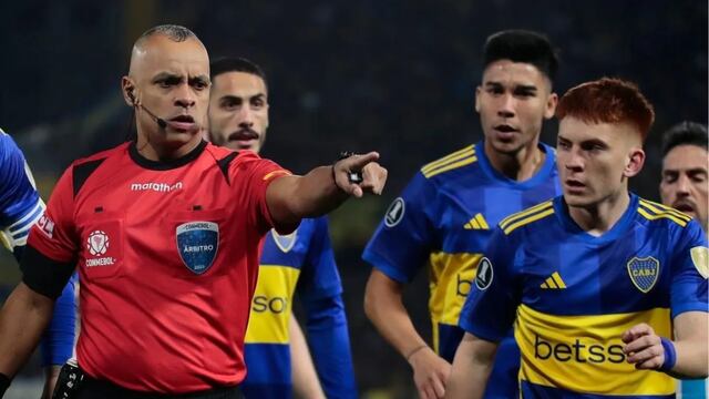 El VAR apoyó la decisión del arbitro de anular el gol tempranero de Boca.