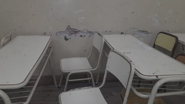 Alumnos reclaman las condiciones de un colegio en Córdoba.