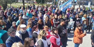 Tres Arroyos marcha en defensa de la democracia y en repudio al atentado contra Cristina Kirchner