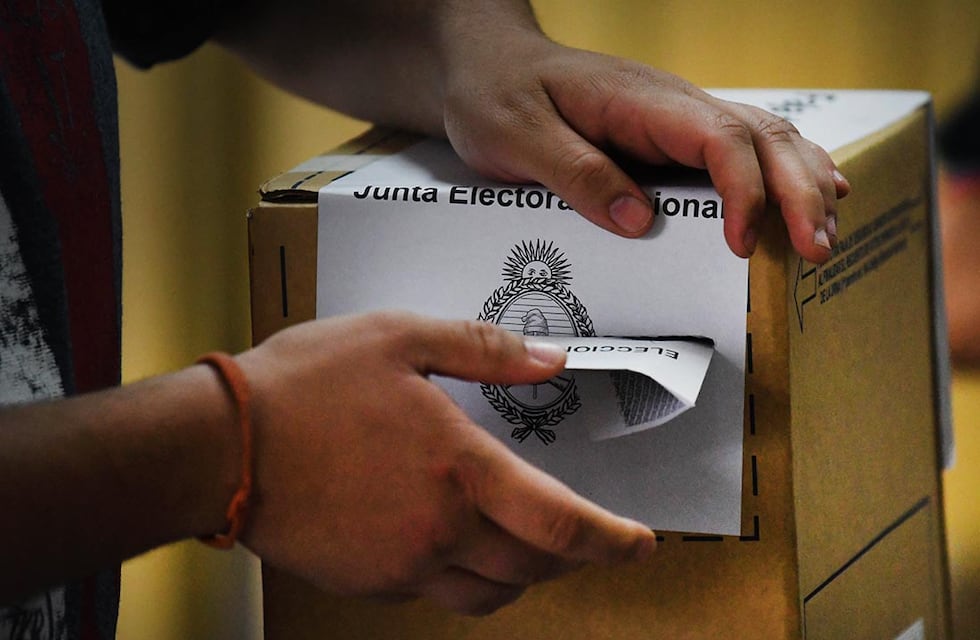 Elecciones: cómo será el operativo de seguridad, las actividades de salud y transporte para las PASO en Mendoza