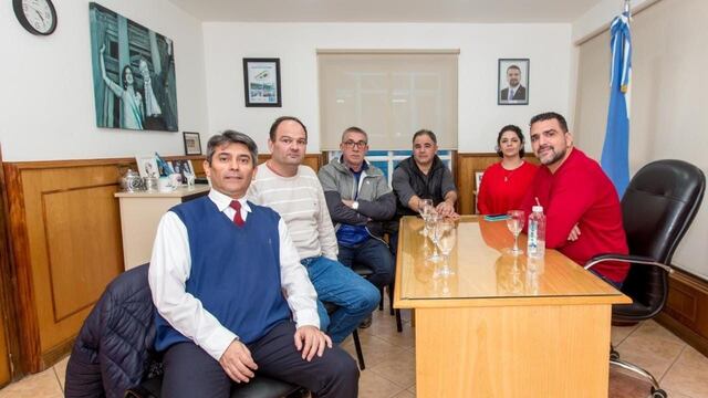 El intendente Vuoto se reunió con taxistas y remiseros