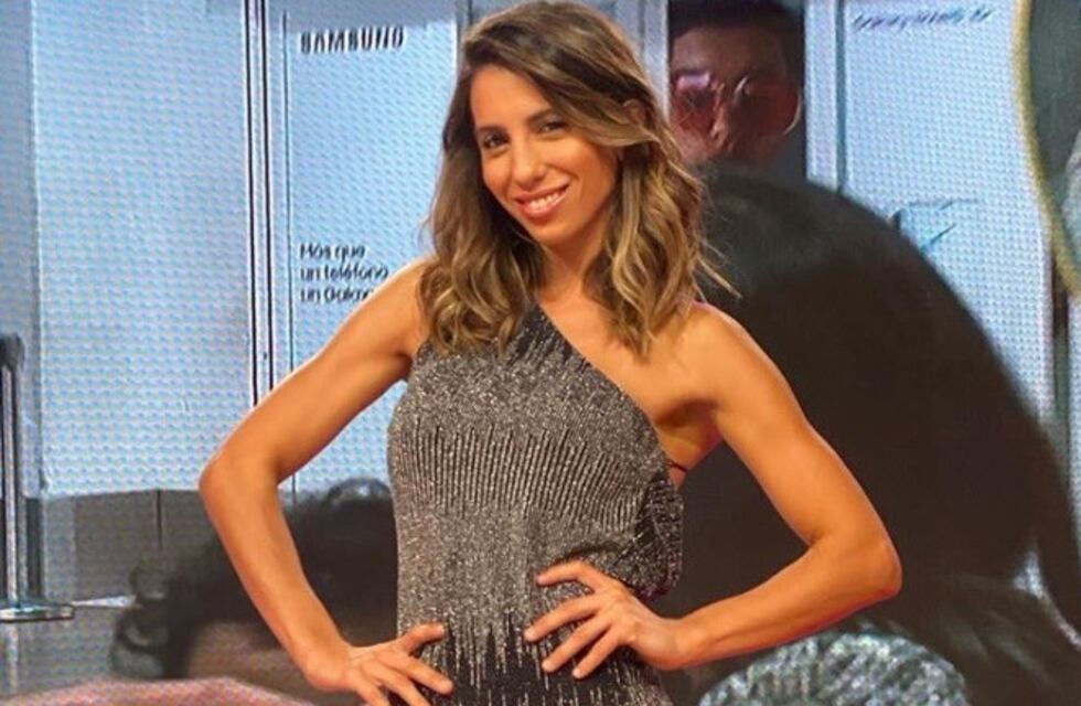 Cinthia Fernández descubrió que su empleada escondía una botella de vino en el baño