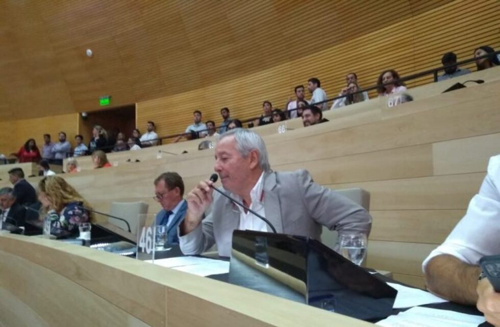 La oposición pide a Schiaretti que recorte salarios para un Fondo de Emergencia