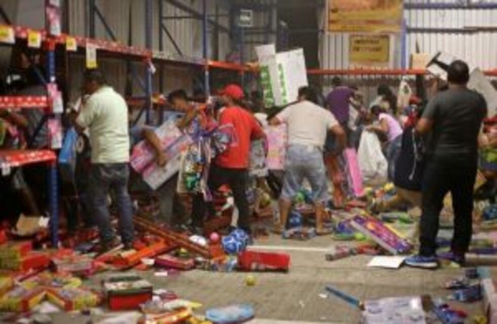 Más de 250 detenidos por saqueos y el "gasolinazo" en México