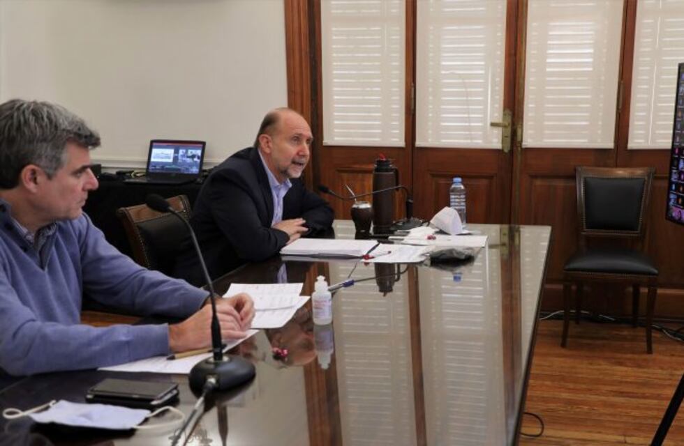 Perotti busca crear una empresa pública para garantizar conectividad de datos en la provincia