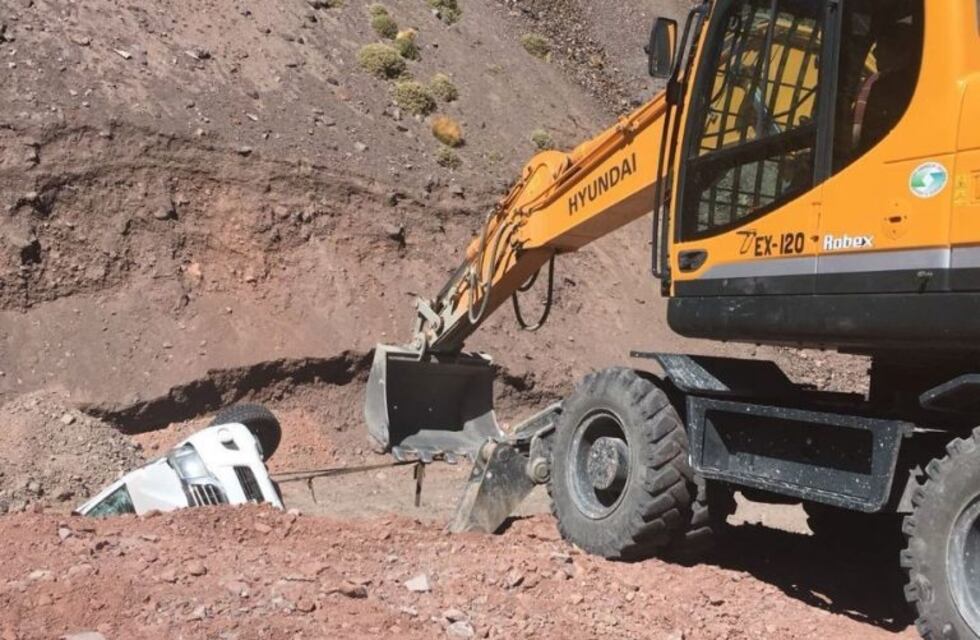 Venían de descansar en Chile y volcaron en el Paso de Agua Negra
