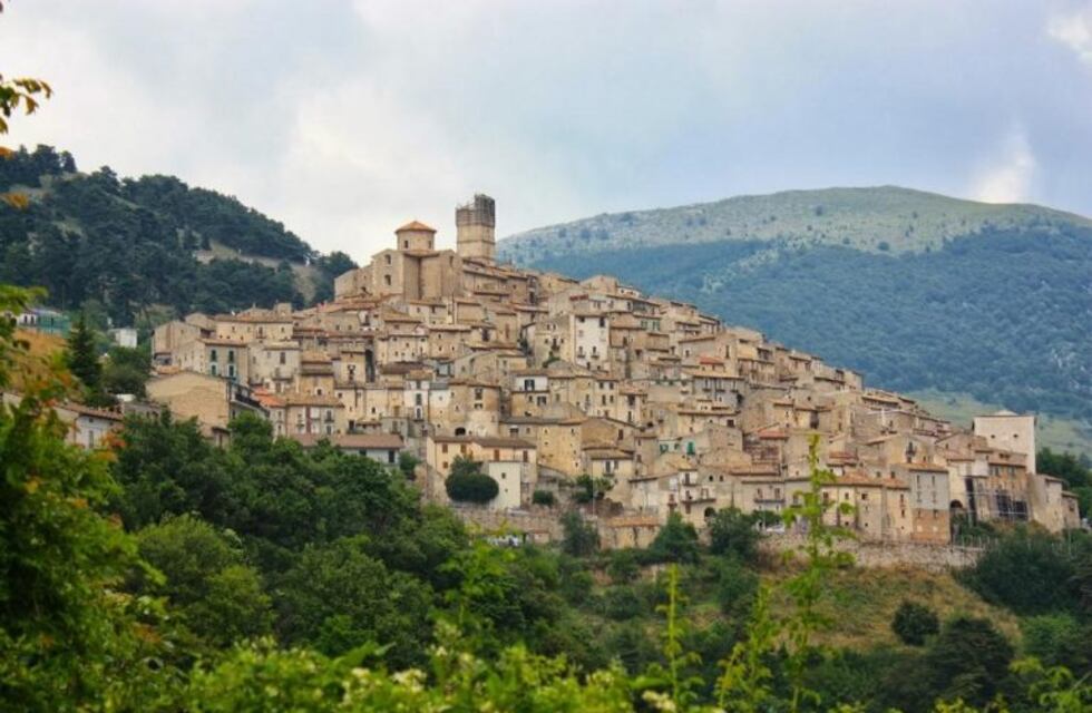 Un pueblo de Italia ofrece sueldos de 9500 dólares a quienes quieran ir a vivir allí