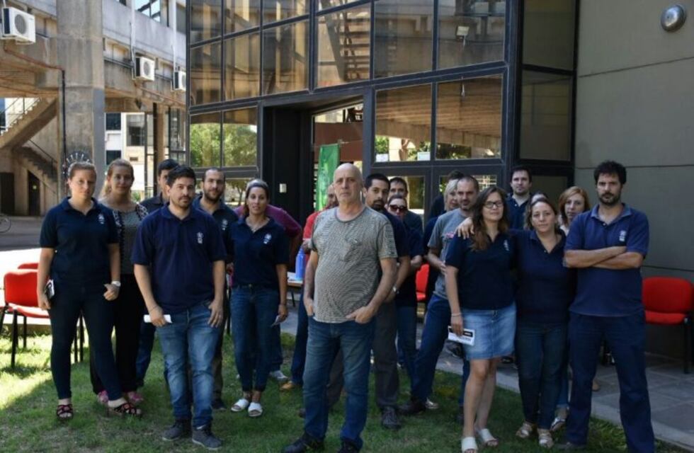 En medio de la incertidumbre por los despidos, se demoró el pago al personal del INTI