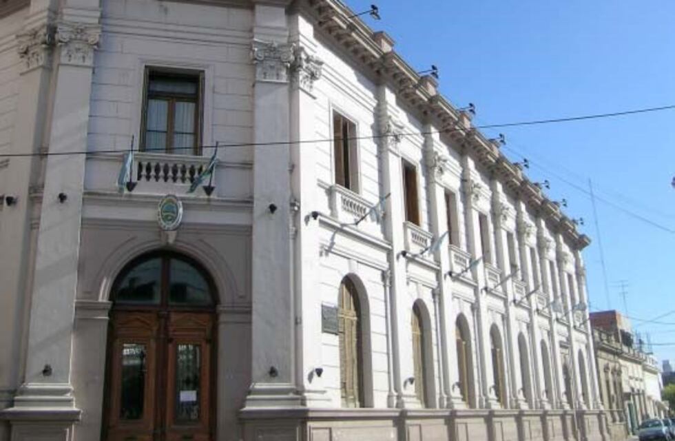 El Ejecutivo adelantó que habrá bono de fin de año para los empleados municipales