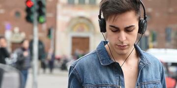 Escuchando mu00fasica