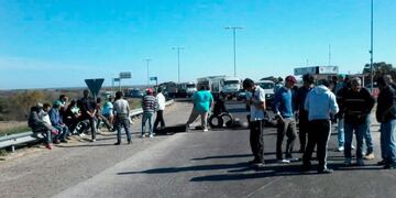 Piquete de pescadores en reclamo de subsidios