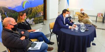 Conferencia de prensa del Intendente de La Cumbre Pablo Alicio\u002E (Foto: Jorge Gainza)\u002E