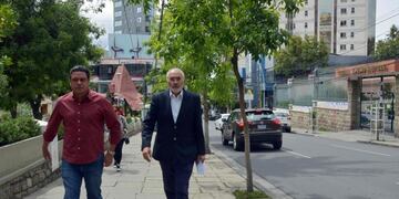 El candidato opositor estuvo en la víspera en la sede del Tribunal Electoral\u002E (AFP)