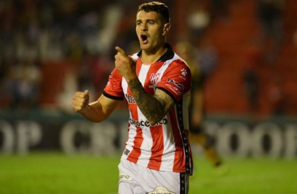 El goleador Vegetti comienza a despedirse de Instituto