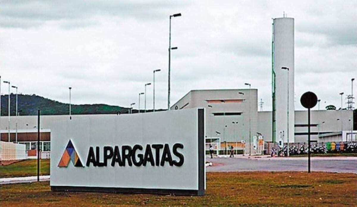 La planta que se ubica en Aguilares hará un ajuste y despedirá a mucho de sus empleados por la crisis que afronta el país\u002E