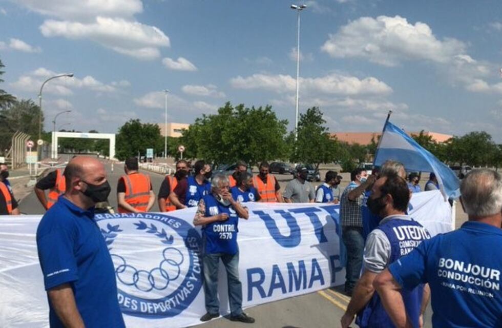 Reclamo de Utedyc en la previa del Talleres; denunciaron brutalidad policial
