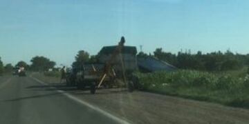 Camiu00f3n perdiu00f3 el acoplado y casi provoca una tragedia