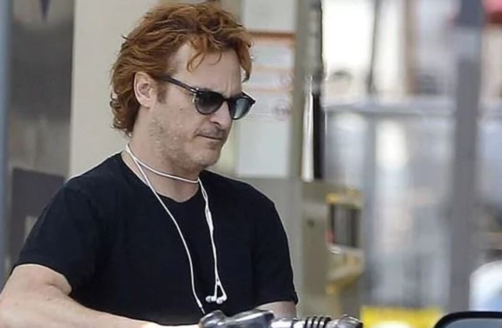 El radical cambio de look de Joaquín Phoenix, el actor de Gladiador