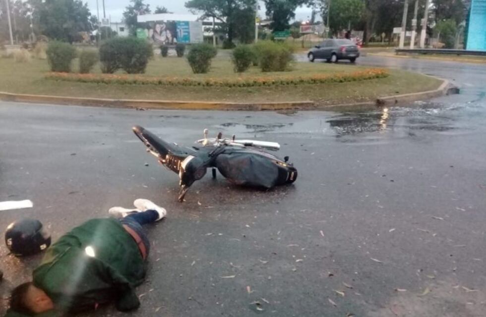 Alta Gracia: perdió el control de la motocicleta y cayó sobre la ruta