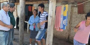 Vittar junto con su equipo recorrieron la zona y le dieron la buena noticia a las familias\u002E
