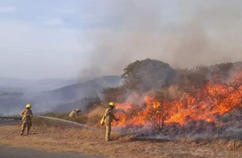 Imágenes impactantes del incendio extinguido en las sierras