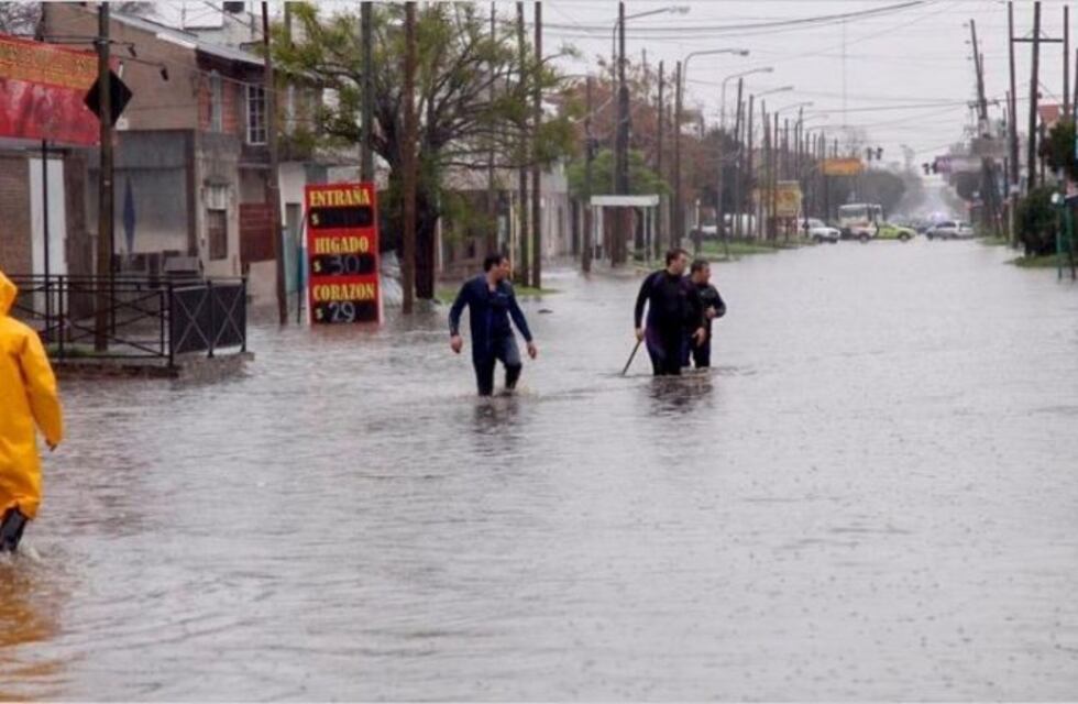 Hay más de 1.800 evacuados por las inuncaciones en el Conurbano