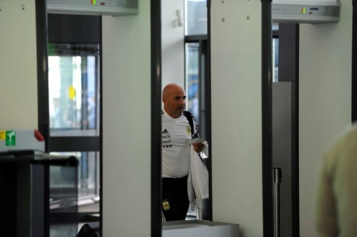 Jorge Sampaoli deja el predio de Bronnitsy en Rusia\u002E (Juano Tesone)