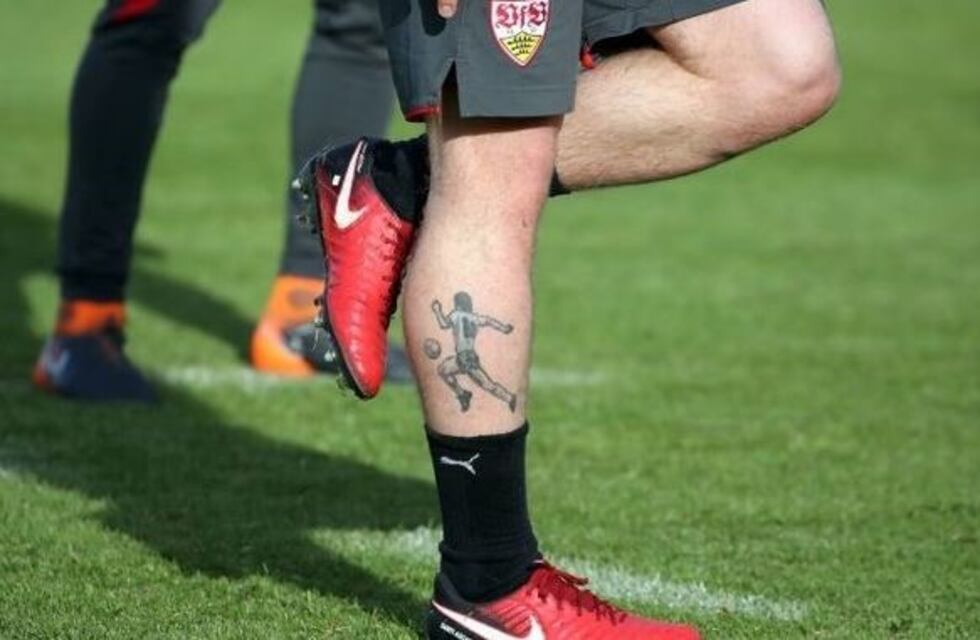 Maradona vio el tatuaje de Ascacíbar con su imagen y le mandó un mensaje