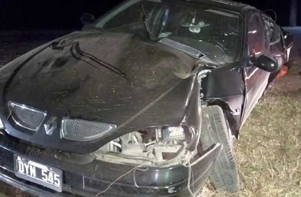 Robaron un auto, lo chocaron y lo abandonaron
