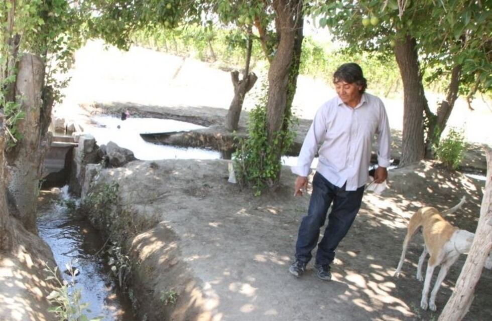 Murió un niño de un año al caer en una acequia