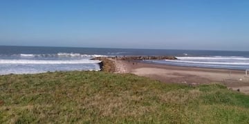 Un jubilado baleó a un hombre y falleció al tirarse al mar desde una escollera (Foto: 0223)